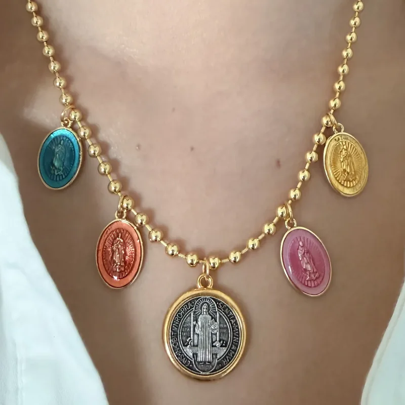 Bead necklace with enamel medals