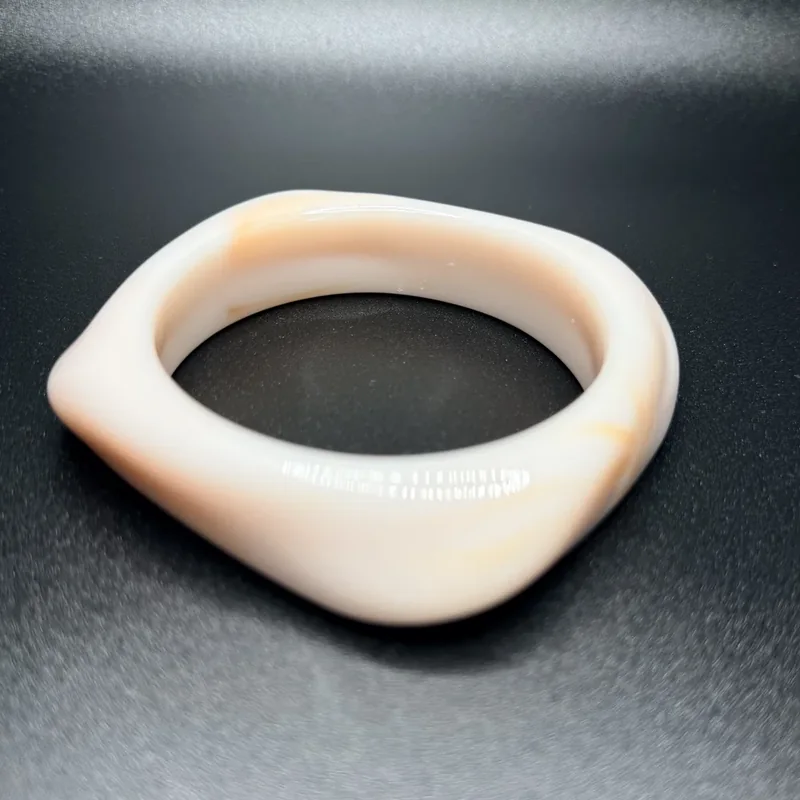 Square bangle – Nude pink