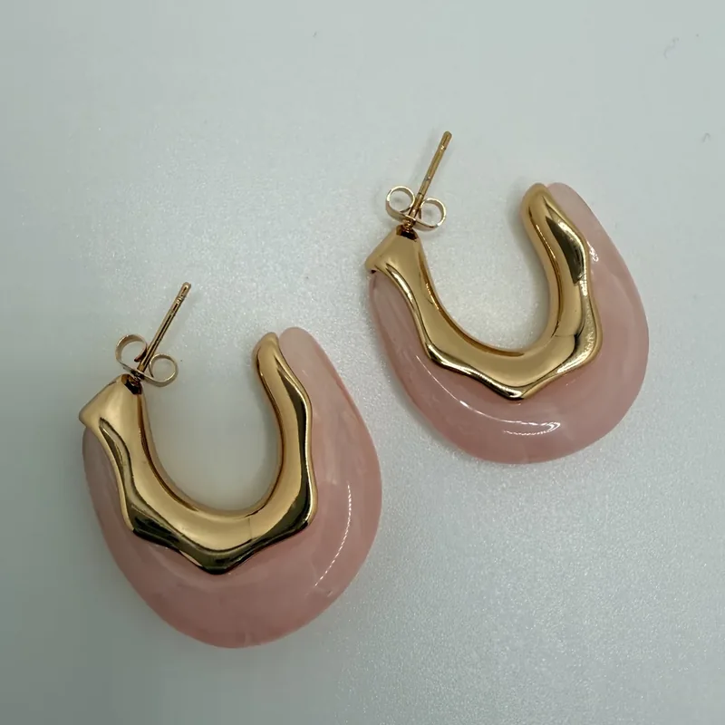 Gold-trimmed hoops – Pink