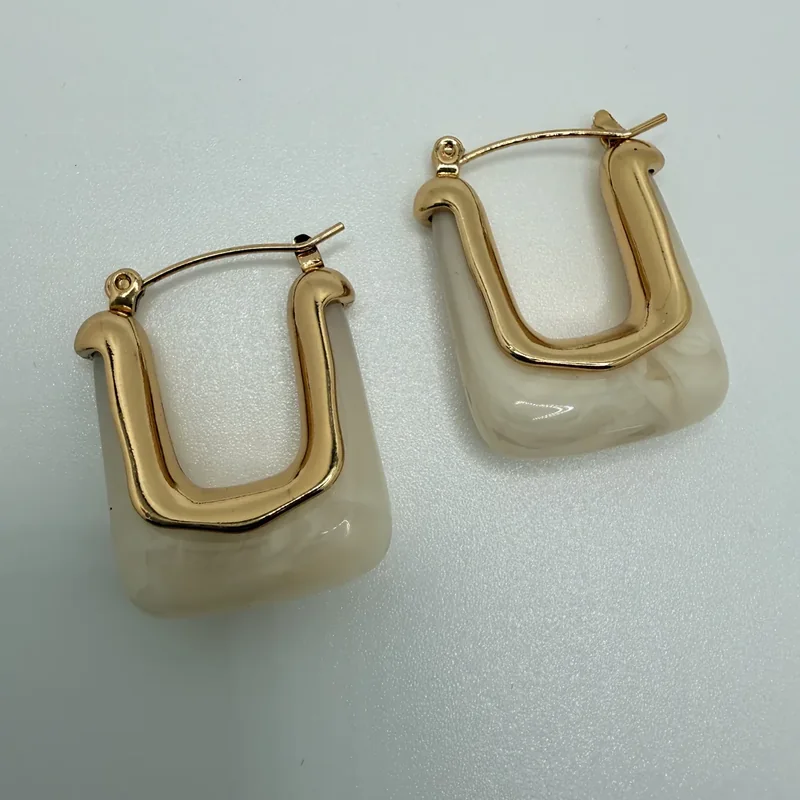 Square gold-trimmed hoops – White
