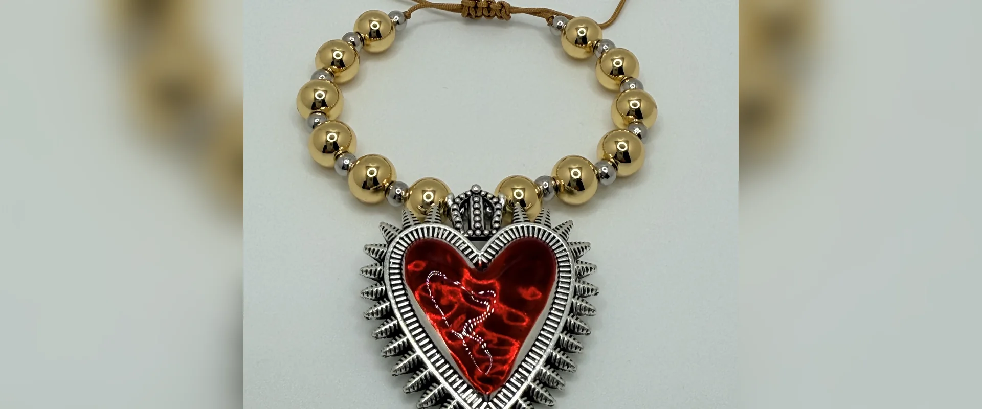 Pulsera Sagrado Corazón con cristales rojos